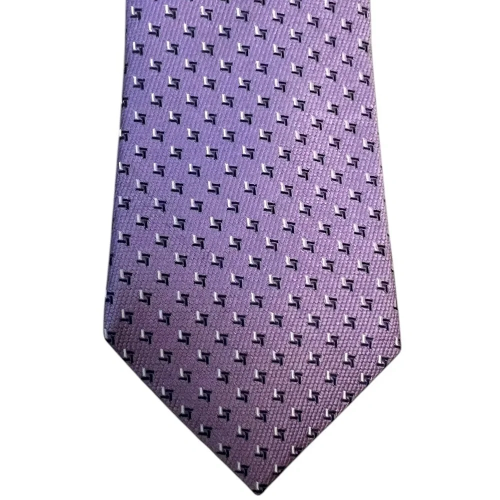 Banana Republic Skinny 3.25” Light Purple w/Geometric Pattern Silk Tie